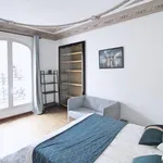 Rent 5 bedroom apartment in Paris