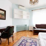 Rent a room of 154 m² in madrid