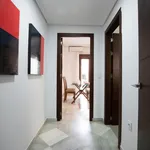 Rent 2 bedroom apartment of 646 m² in Seville