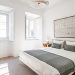 Rent 5 bedroom apartment of 70 m² in Lisboa