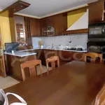 Rent 6 bedroom house of 140 m² in Isola Rizza