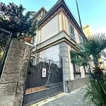 Rent 4 bedroom house of 300 m² in Napoli