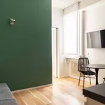 Rent 4 bedroom apartment of 40 m² in Milan