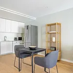 Rent 1 bedroom apartment of 764 m² in Lisbon