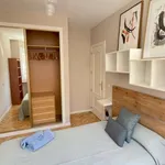 Rent a room of 230 m² in madrid