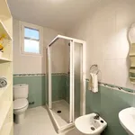 Rent a room of 200 m² in madrid