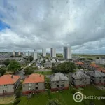 Rent 2 bedroom flat in Aberdeen