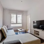 Rent 4 bedroom apartment of 82 m² in Barcelona