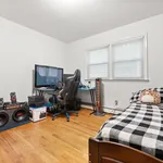 Rent 3 bedroom apartment in Jersey City