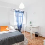 Rent 4 bedroom apartment in Valencia