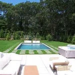 Rent 3 bedroom apartment of 157 m² in Hampton Bays