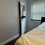 Rent 2 bedroom apartment in Flushing