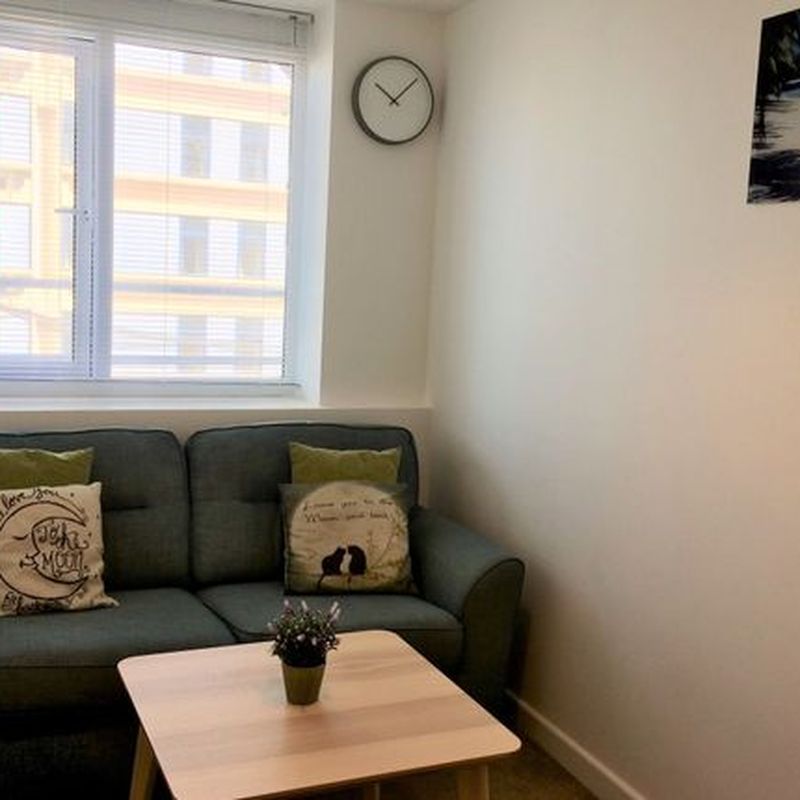 Flat to rent in Isambard Brunel Road, Portsmouth PO1 North End