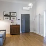 Rent 1 bedroom apartment of 54 m² in Florence