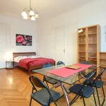 Miete 3 Schlafzimmer wohnung von 893 m² in Vienna