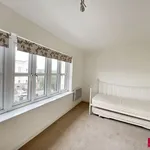 Rent 2 bedroom flat in London