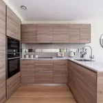 Rent 2 bedroom apartment of 72 m² in london