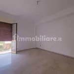 Affitto 5 camera appartamento di 185 m² in Reggio Calabria