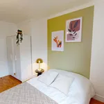 Rent a room of 109 m² in Paris