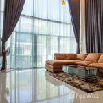 Rent 5 bedroom house of 450 m² in Bangkok