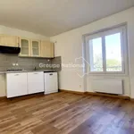 Rent 3 bedroom apartment of 40 m² in Carpentras