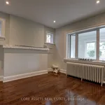 Maison de 1097 m² avec 6 chambre(s) en location à Toronto