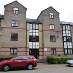 Flat to rent in Swan Place, Reading RG1