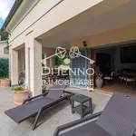 Apartment in villa, excellent condition, 160 m², Centro, Sacrofano