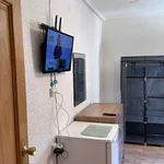 Rent a room of 90 m² in zaragoza