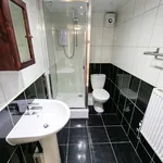 Rent 6 bedroom house in Leeds