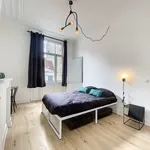 Rent 10 bedroom apartment of 300 m² in Ixelles - Elsene