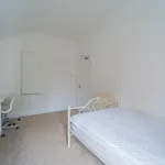 Rent 4 bedroom flat in West Midlands