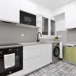 Rent 4 bedroom apartment of 133 m² in Barcelona