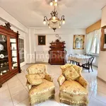 Rent 5 bedroom apartment of 140 m² in Naples