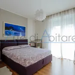 Rent 4 bedroom apartment of 90 m² in Padova