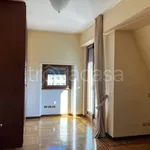 Rent 5 bedroom apartment of 250 m² in Milano