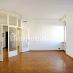 Rent 5 bedroom apartment of 200 m² in Milan