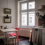 Miete 2 Schlafzimmer wohnung von 1076 m² in Berlin