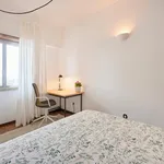 Rent 4 bedroom apartment in Lisbon