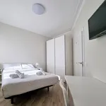 Rent 4 bedroom apartment of 115 m² in Barcelona