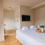 Appartement de 463 m² avec 1 chambre(s) en location à Paris