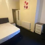 Rent 4 bedroom house in Salford