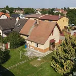 Pronajměte si 2 ložnic/e dům o rozloze 450 m² v Jirny