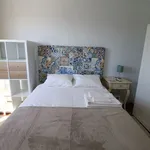 Rent a room of 80 m² in Lisbon