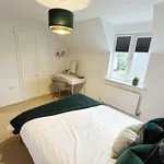 Rent 3 bedroom flat in Wales