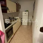 Rent 2 bedroom apartment of 67 m² in Poreč