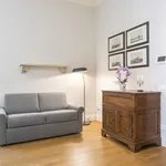 Rent 1 bedroom apartment of 54 m² in Florence