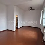 Rent 4 bedroom apartment of 80 m² in Genova