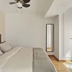 Rent 4 bedroom apartment of 60 m² in Barcelona