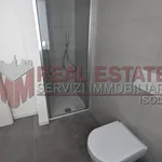 Rent 3 bedroom apartment of 90 m² in Milano